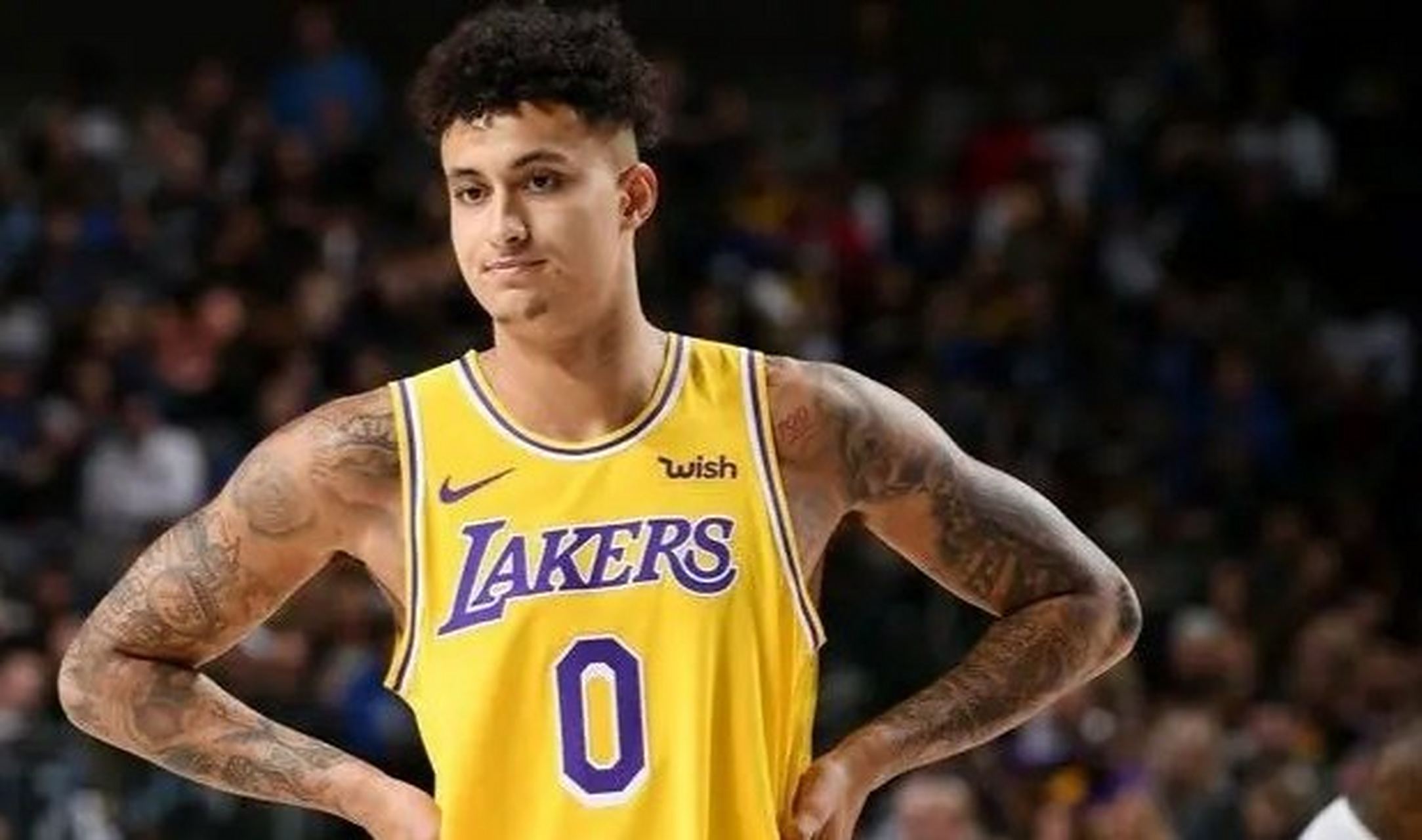 浓眉哥重要时刻险胜，塞尔维亚队带队取胜！引发球迷热议(马刺最新名单再签一前锋)-开云官网