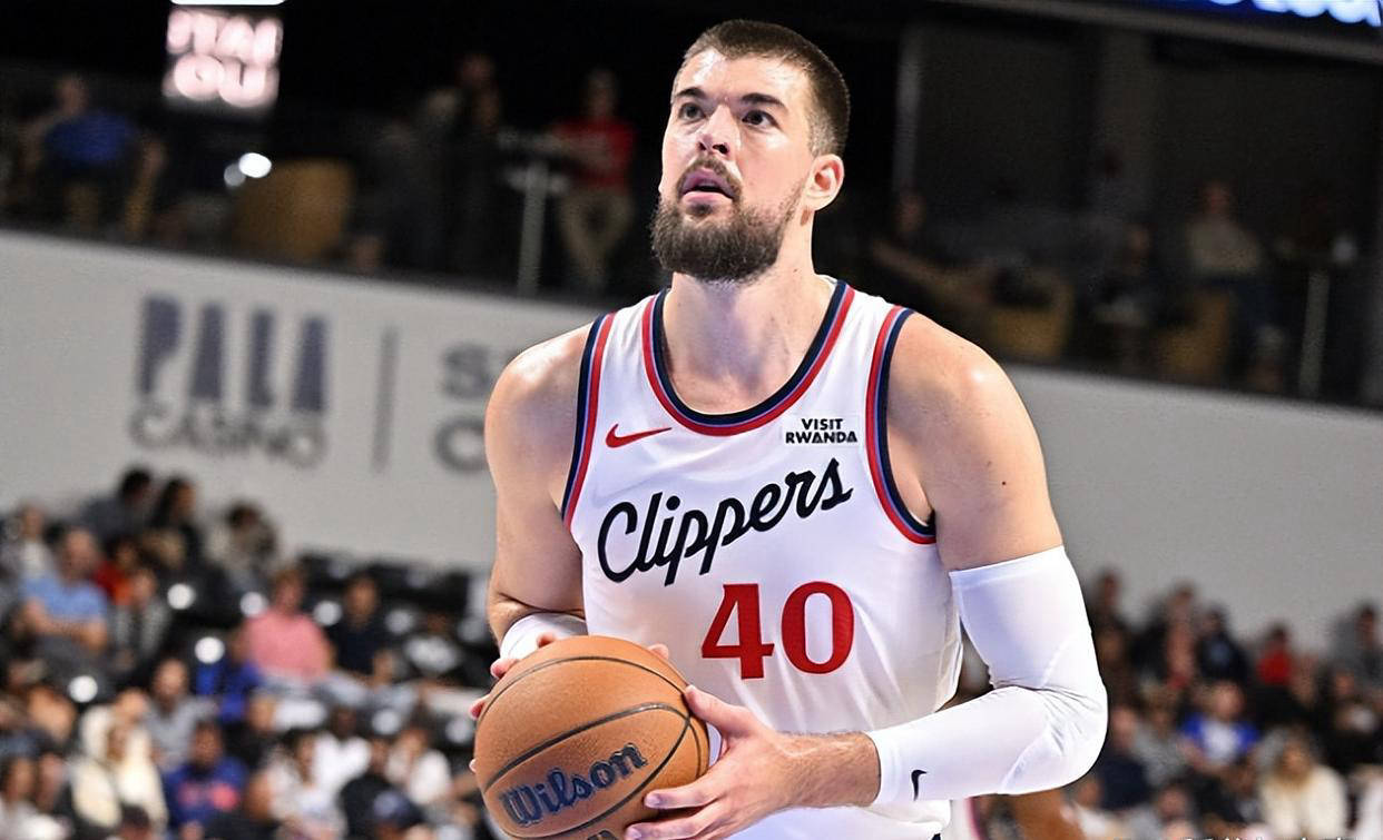 包含费城76人发布备战花絮，今晨扳平良机，欧超杯任务艰巨，资深球员宣示担当的词条